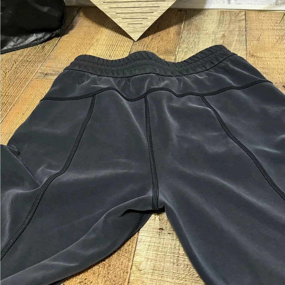 Lululemon Softstreme High-Rise Straight Leg Crop Black size 4